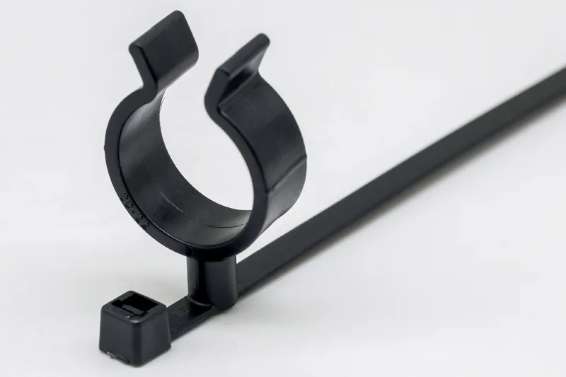 360° rotatable hose fixing cable tie - automotive plastic fastener with 360° adjustable clip for multi-hose fixation in NEV thermal management systems